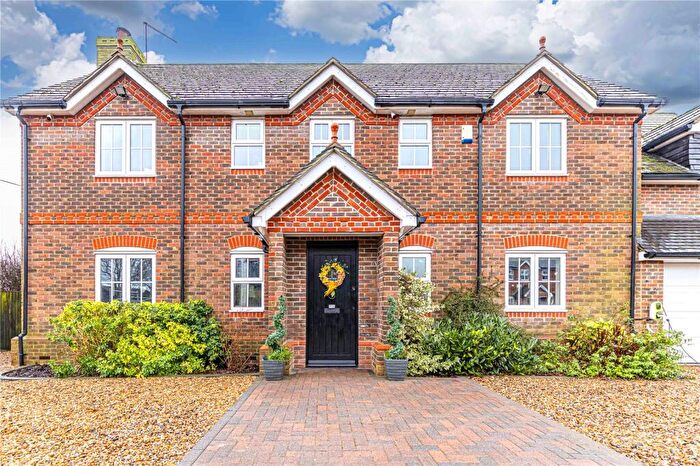 5 Bedroom Detached House For Sale In Beacon View, Northall, Buckinghamshire, LU6