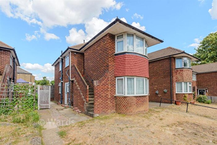 2 Bedroom Maisonette For Sale In Bellegrove Road, Welling, Kent, DA16