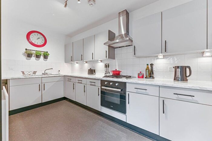 2 Bedroom Flat For Sale In Austen Apartments, Weighton Road, Anerley, London, SE20
