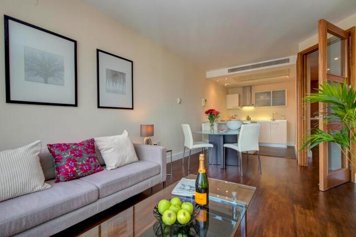 2 Bedroom Flat To Rent In Peninsula Apartments Praed Stre, London, Westminster, London, W2
