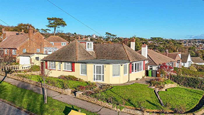 3 Bedroom Detached Bungalow For Sale In Oakwood Close, Hastings, TN34