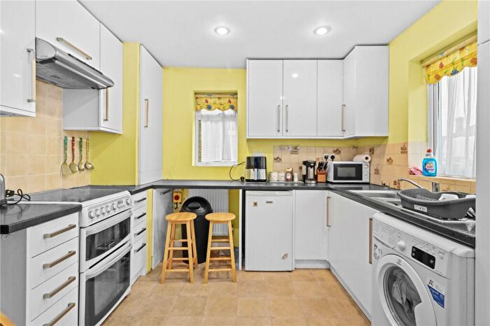 3 Bedroom Bungalow For Sale In Battle Crescent, Hailsham, East Sussex, BN27
