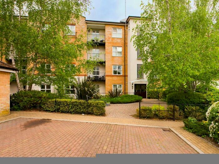 2 Bedroom Flat To Rent In Russell Road, Basingstoke, RG21