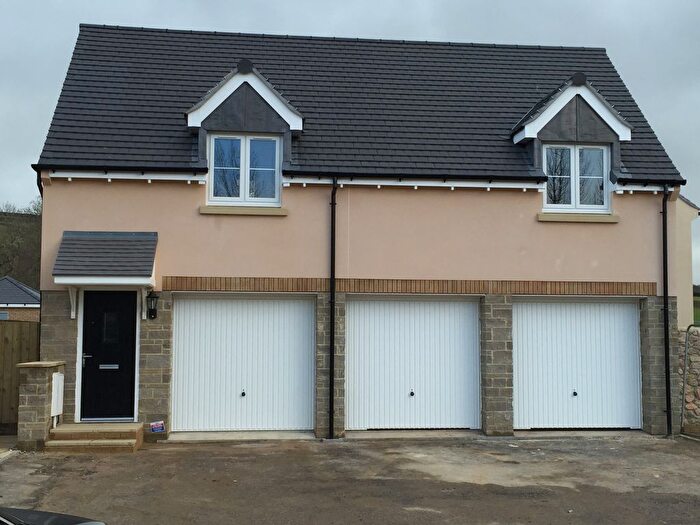 2 Bedroom Detached House To Rent In Larkin Close, Bovey Tracey, Newton Abbot, TQ13