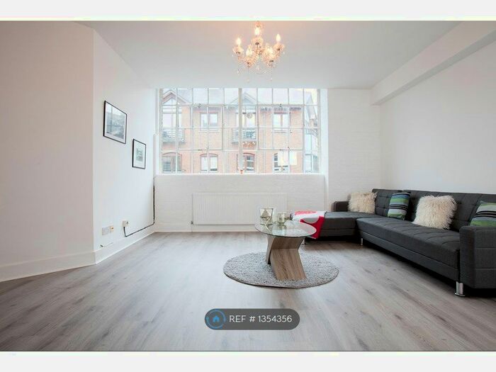 1 Bedroom Flat To Rent In Goswell Rd, London, EC1V
