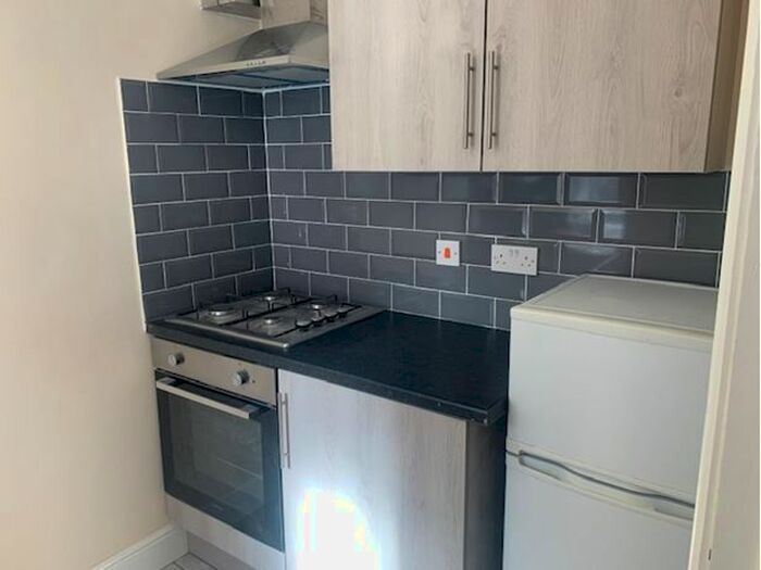 Studio To Rent In Middleborough Road, Coundon, CV1