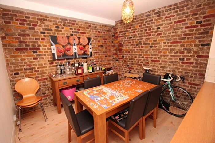 1 Bedroom Flat To Rent In Wapping High Street, Wapping, E1W