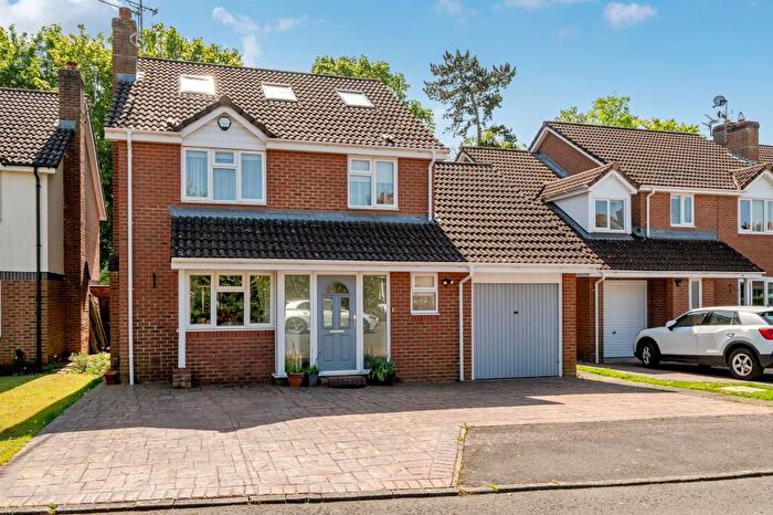 5 Bedroom Detached House For Sale In Mons Way, Abingdon, OX14