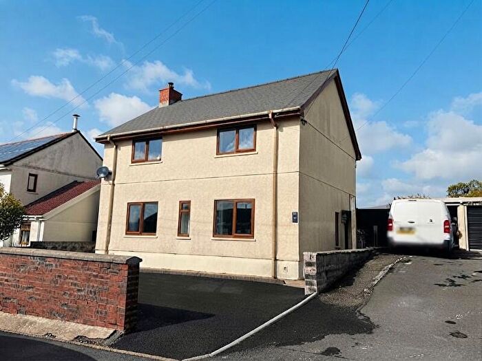 3 Bedroom Detached House For Sale In Walter Road, Ammanford, Carmarthenshire., SA18