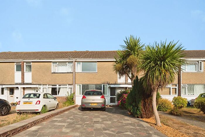 3 Bedroom Terraced House For Sale In Churchill Walk, Bognor Regis, PO21