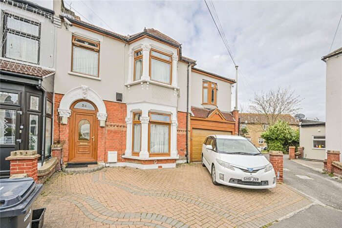 5 Bedroom End Terrace House For Sale In Douglas Road, Goodmayes, Ilford Essex, IG3