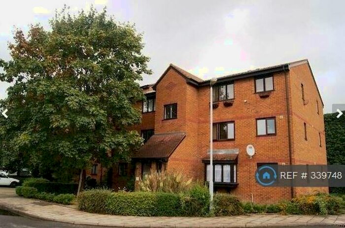 Studio To Rent In John Silkin Lane, London, SE8