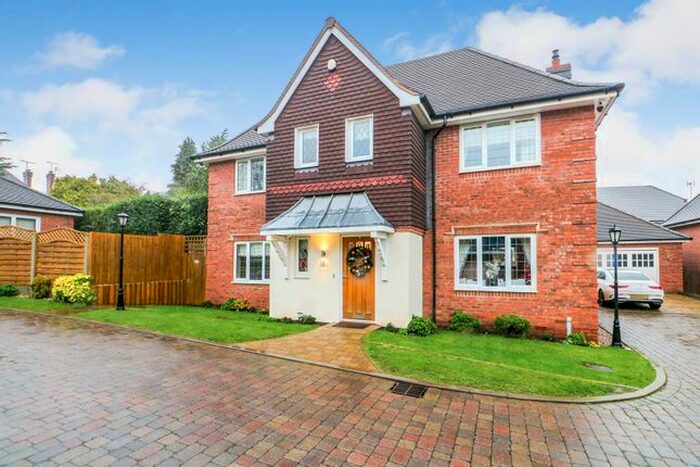 5 Bedroom Detached House To Rent In Beech Hill Close, Sutton Coldfield, B72
