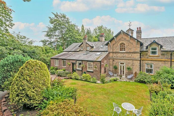 3 Bedroom Mews House For Sale In Walton Lea Cottages, Chester Road, Higher Walton, WA4