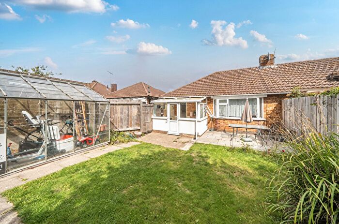 2 Bedroom Bungalow For Sale In Abbots Way, Fareham, Hampshire, PO15