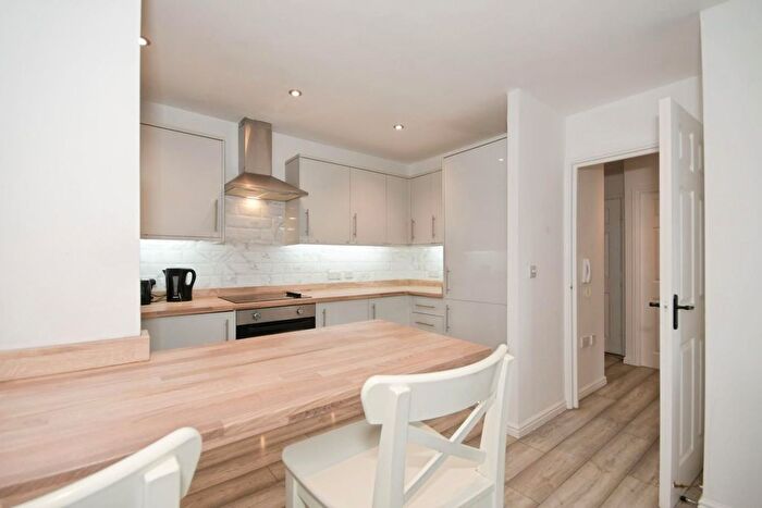 2 Bedroom Flat For Sale In Oliver House, Wain Avenue, Chesterfield, S41