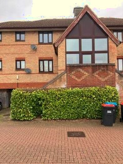 2 Bedroom Flat To Rent In Maudsley Close, Shenley Lodge, Milton Keynes, MK5