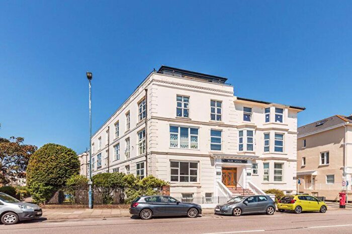 2 Bedroom Flat For Sale In Clarence Parade, Southsea, PO5