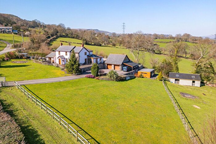 6 Bedroom Detached House For Sale In Sunnybank, Govilon, NP7