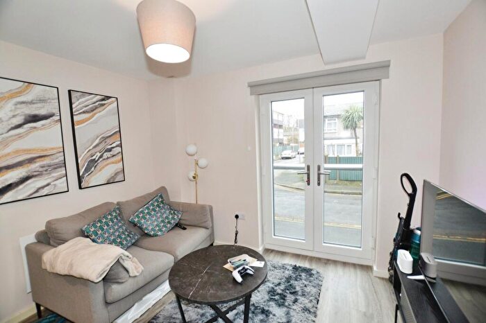 2 Bedroom Flat To Rent In Portcullis, Shawheath Close, Hulme, Manchester, M15