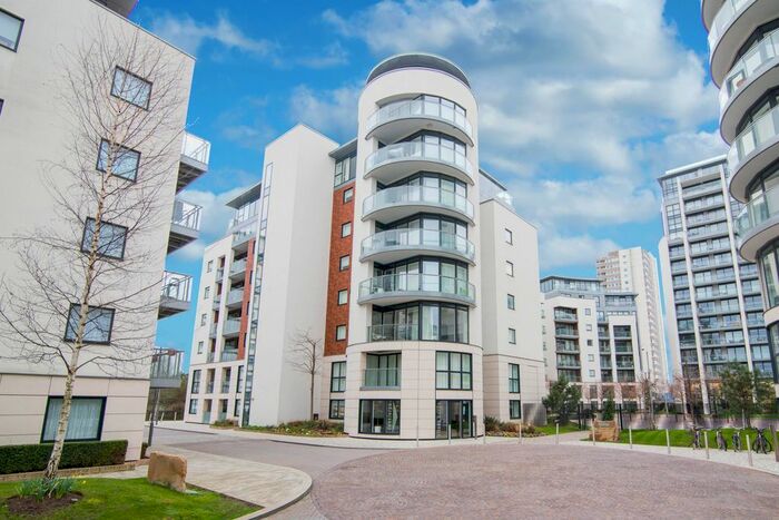 3 Bedroom Flat To Rent In Pump House Crescent, Kew Bridge West, Brentford, Uk, TW8