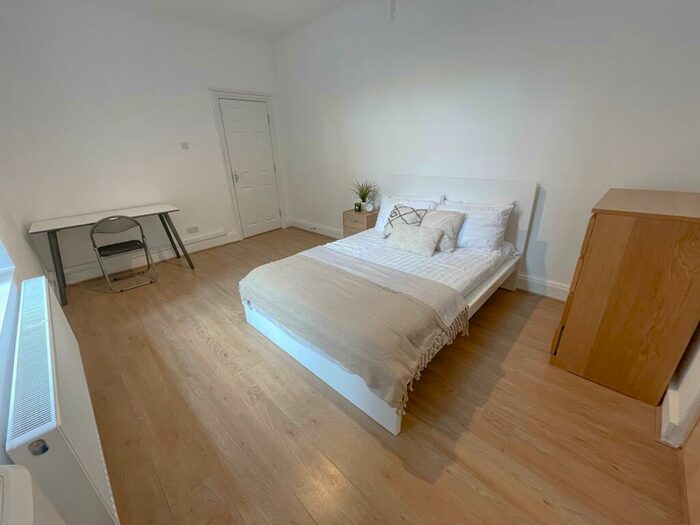 3 Bedroom Flat To Rent In Falkner Square, L8