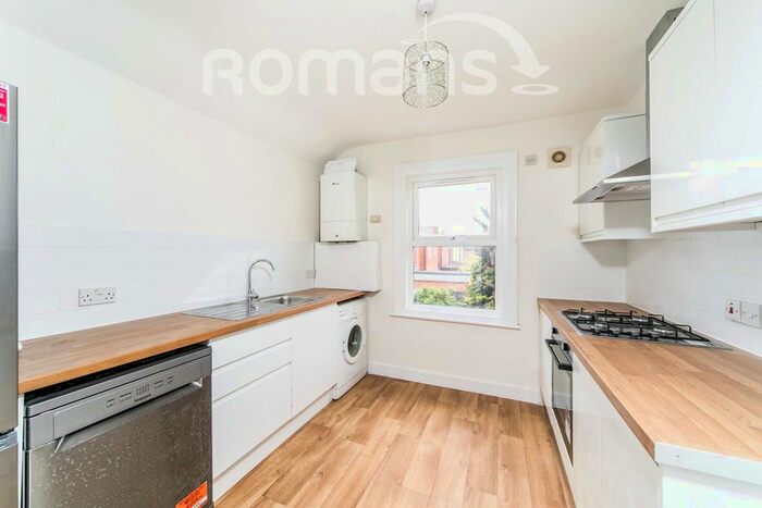 1 Bedroom Flat To Rent In Elm Lodge Avenue, Reading, RG30