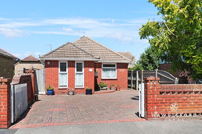 3 Bedroom Detached Bungalow For Sale In Highsted Road, Sittingbourne, ME10