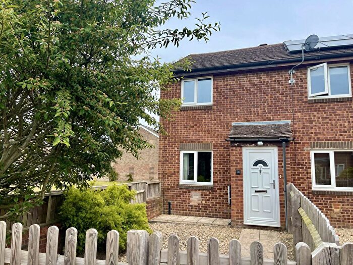 2 Bedroom Semi-Detached House For Sale In Leach Road, Berinsfield, OX10