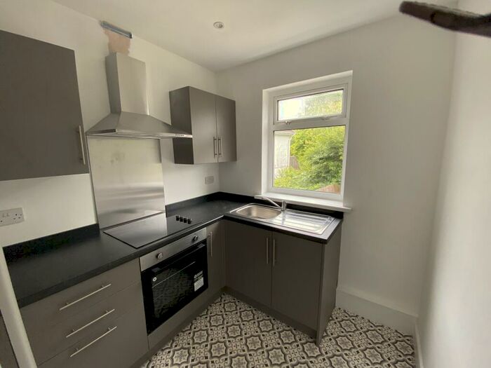 2 Bedroom Flat To Rent In Pontardulais Road, Gorseinon, Swansea, SA4