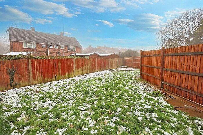 2 Bedroom Semi-Detached House For Sale In Poolside Close, Banbury, OX16