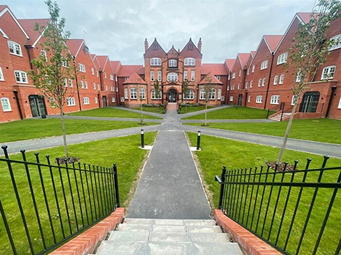 Property To Rent In Macniece Close, Birmingham, B29