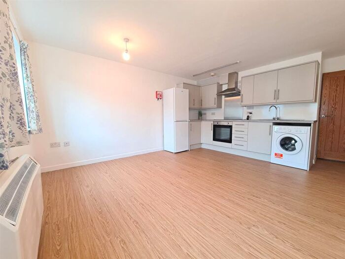 1 Bedroom Flat To Rent In Hamilton Court, Stone Lane, Peterborough, PE1