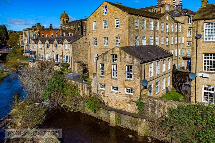 1 Bedroom Flat For Sale In Wharf Street, Sowerby Bridge, West Yorkshire, HX6