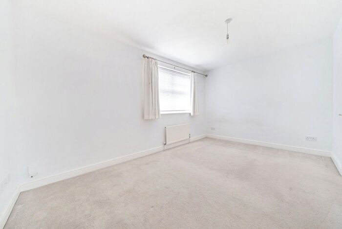 4 Bedroom Detached House For Sale In St. Andrews Gardens, Cobham, KT11