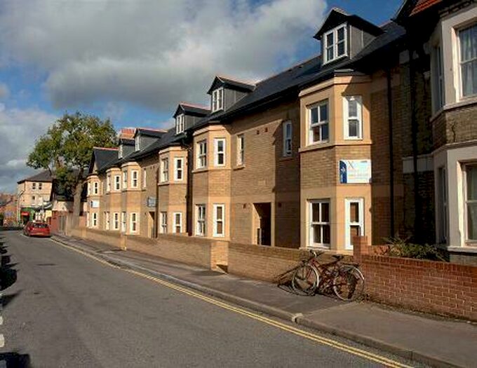 3 Bedroom Flat To Rent In Jeune Street, OX4