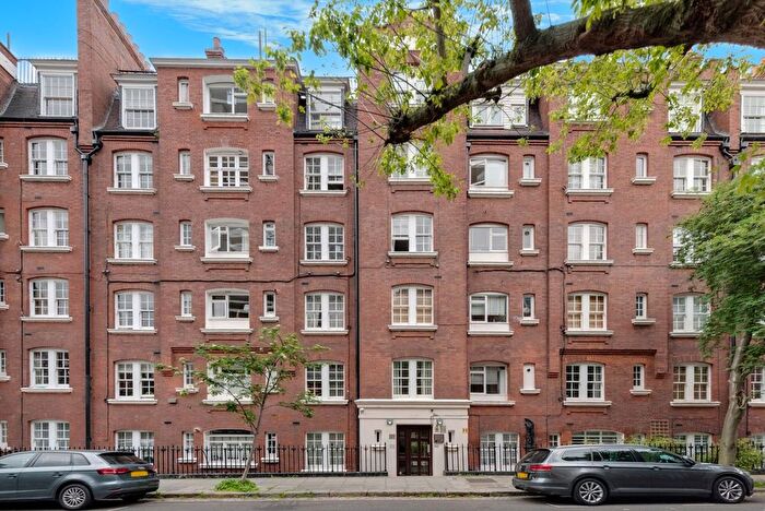 2 Bedroom Flat To Rent In Sandwich Street, Bloomsbury, WC1H