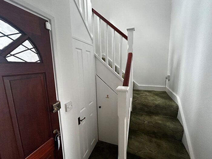 1 Bedroom Flat To Rent In Crichton Road, Carshalton, SM5