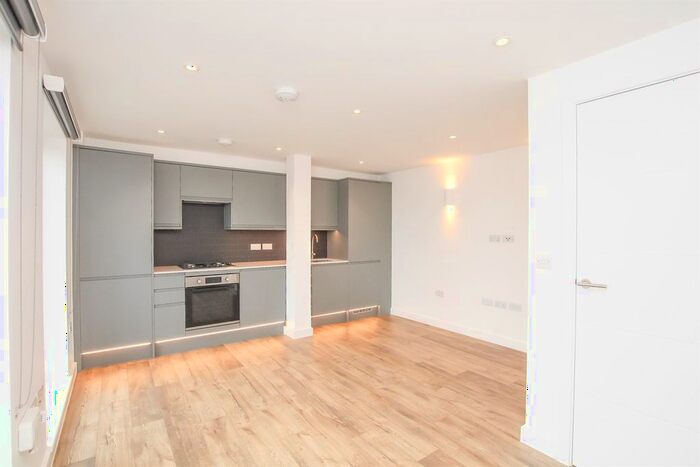 1 Bedroom Flat To Rent In Brent Street, Hendon, NW4