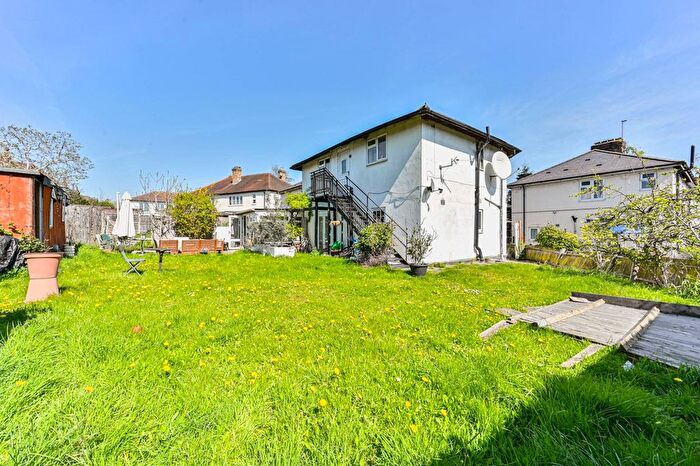 6 Bedroom Property For Sale In Taylors Green, East Acton, London, W3