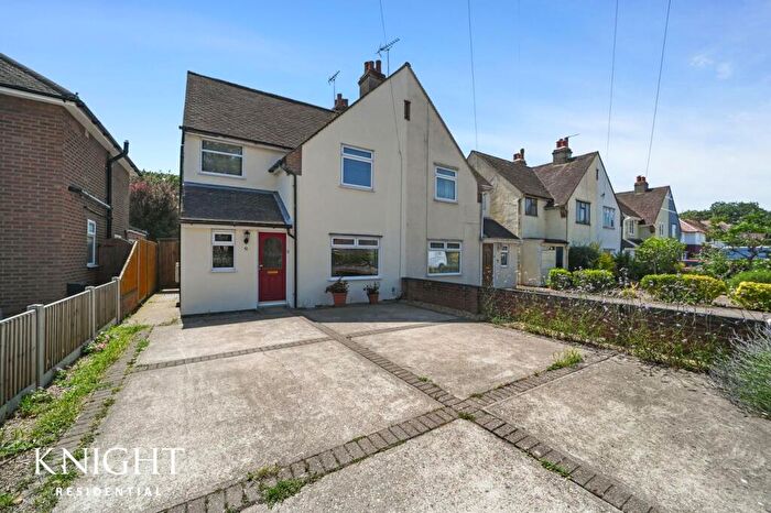 5 Bedroom Semi-Detached House For Sale In Dugard Avenue, Colchester, CO3