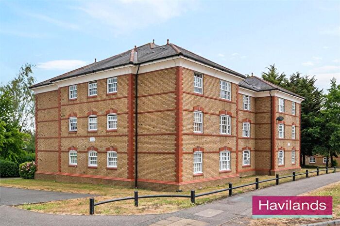 2 Bedroom Flat For Sale In Sydenham Avenue, Winchmore Hill, N21