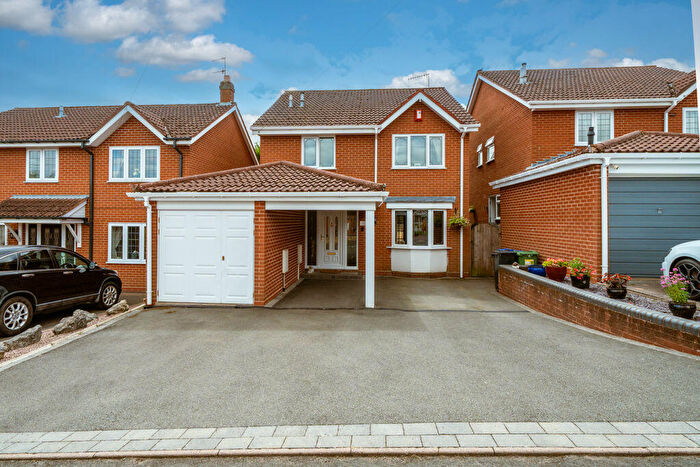 4 Bedroom Detached House For Sale In Celandine Close, Kingswinford, DY6