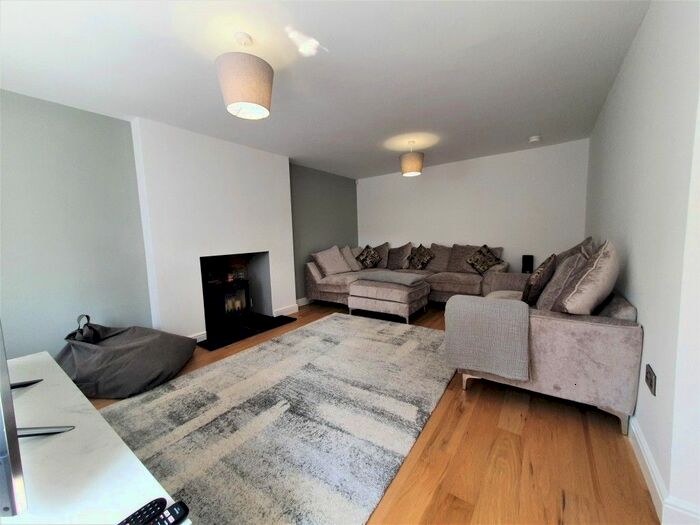 4 Bedroom Semi-Detached House To Rent In Front Street, North Shields, NE29