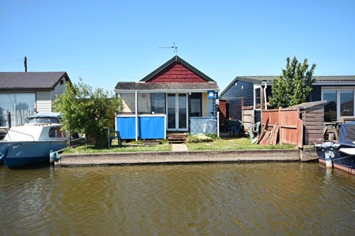 2 Bedroom Detached Bungalow For Sale In Potter Heigham, NR29