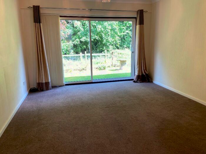 2 Bedroom Flat To Rent In Newbattle Abbey Crescent, Dalkeith, Midlothian, EH22
