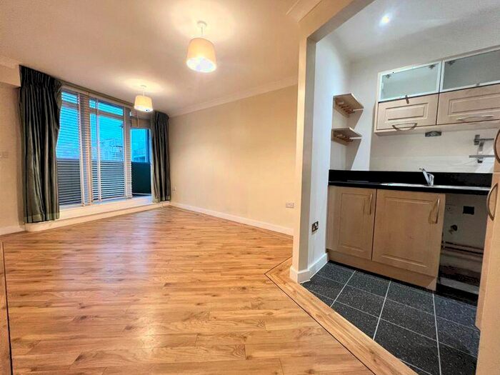 1 Bedroom Apartment To Rent In Hart Street, Maidstone, ME16