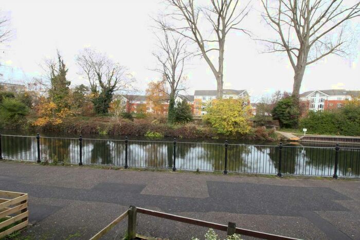 2 Bedroom Town House To Rent In Kennet Side, Reading, RG1