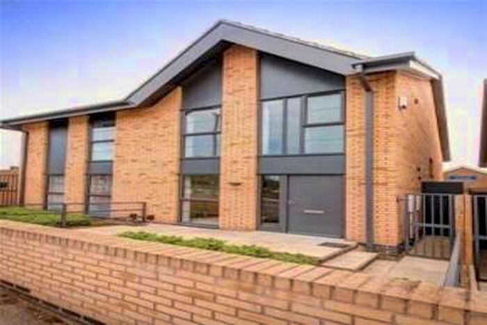 3 Bedroom House To Rent In Parkway, Derby, DE73