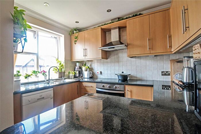 2 Bedroom Apartment To Rent In Shafter Road, Dagenham, Essex, RM10
